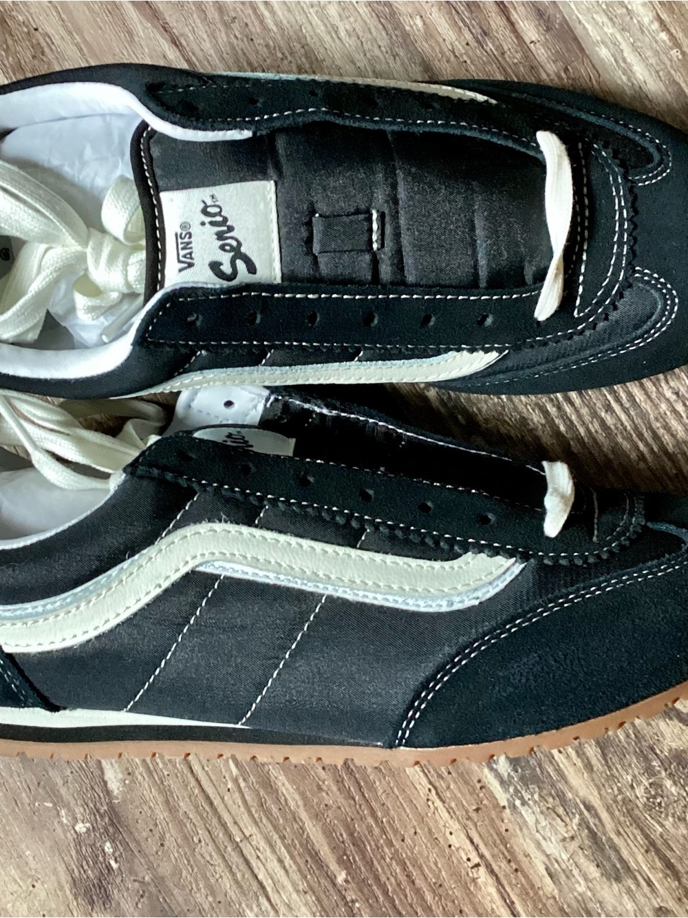 Vans Serio Black White Gum Sneakers Men’s 8.5 Women’s 10